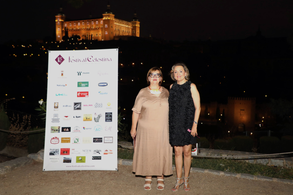 En la imagen Susana Cortés Martínez, Gerente de Fundación Eurocaja Rural y Concepción Cedillo, la alcaldesa de la Puebla de Montalbán, en en el Castillo de San Servando de Toledo
