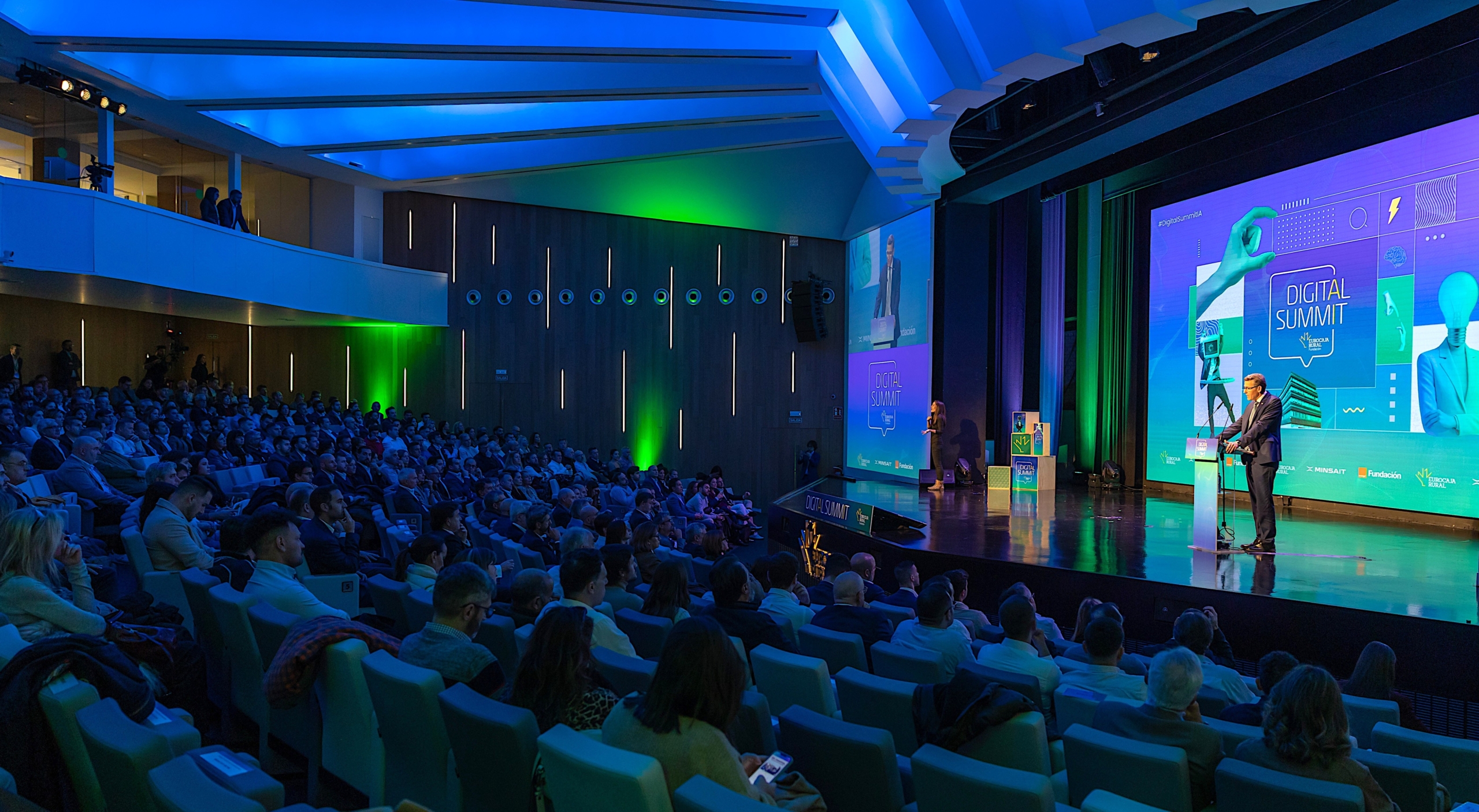Digital Summit 2025 Foto del auditorio del Palacio de Congresos de Eurocaja Rural, durante la intervención de su director general, Víctor Manuel Martín López