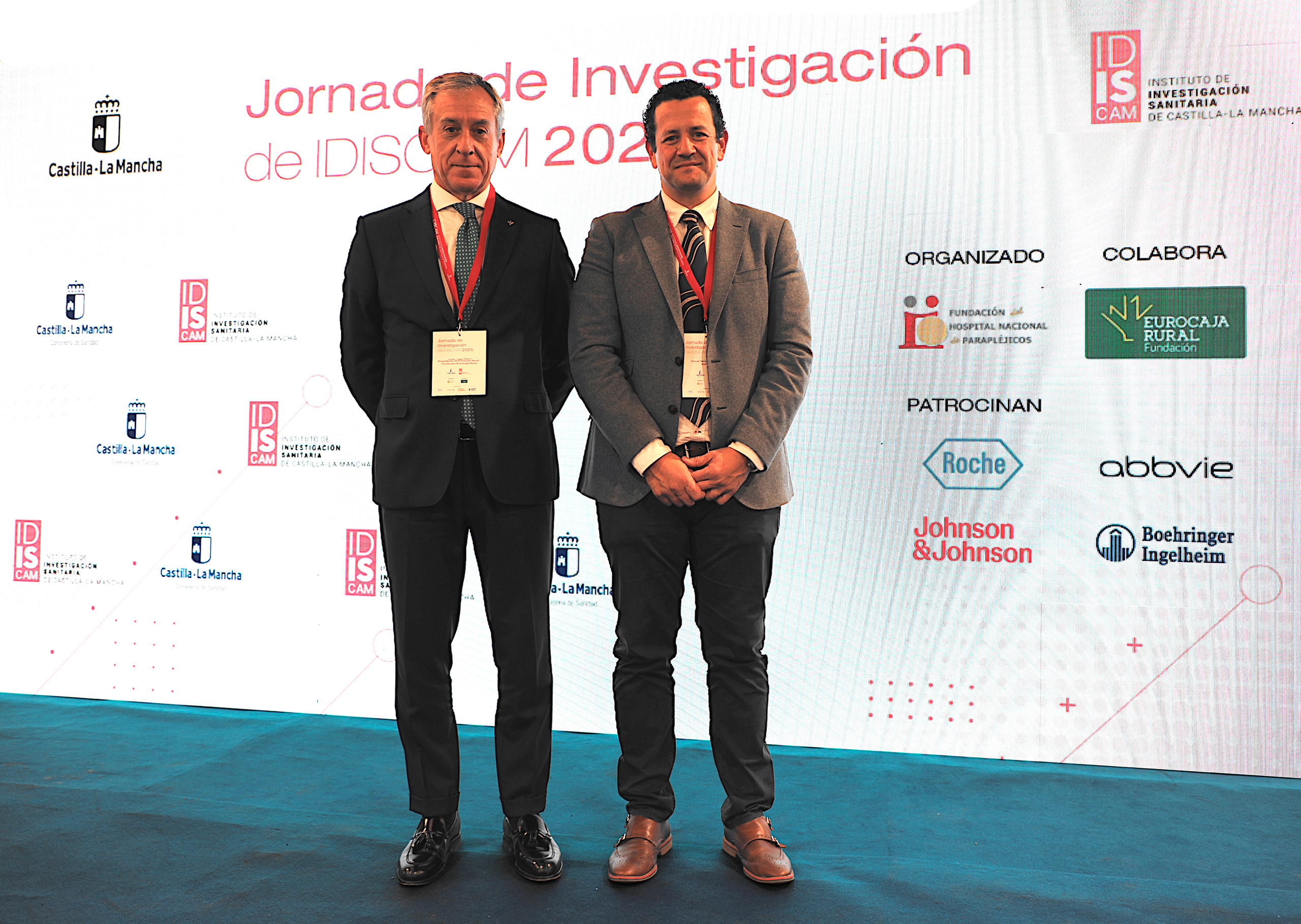 En la imagen el Presidente de Fundación Eurocaja Rural, Javier López Martín y el Director Dientífico del IDISCAM, Manuel Sánchez de la Torre,