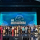 Foto de familia de la gala inclusivamente con todos los galardonados y representantes de diferentes instituciones